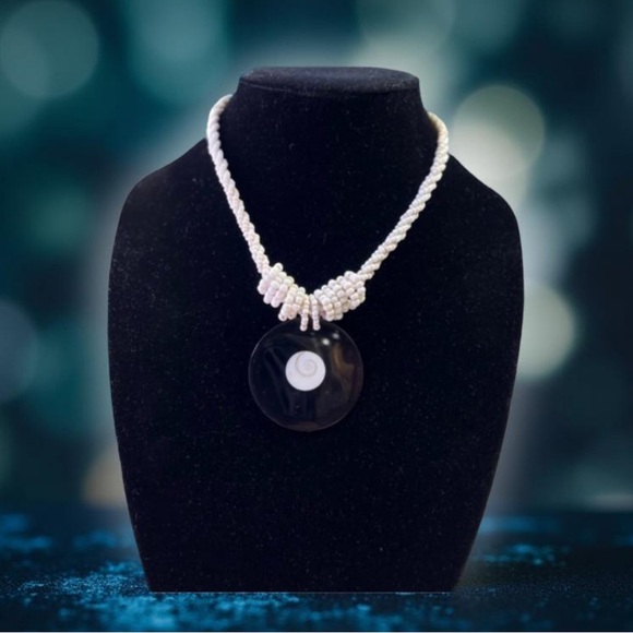 Mother of pearl necklace and seed beads NWOT - Picture 8 of 16